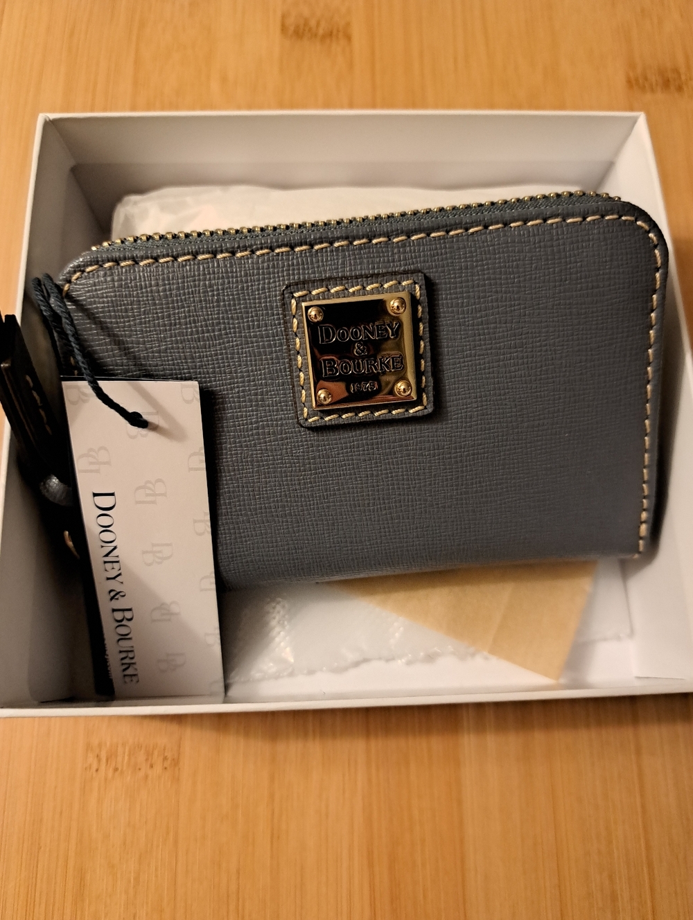 🔥Dooney & Bourkey Large Saffiano Leather Zip Around Credit Card Case, Graphite - Picture 12 of 15